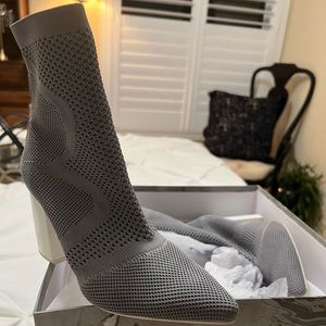 [AUTHENTIC] Jeffery Campbell White & Gray Booties